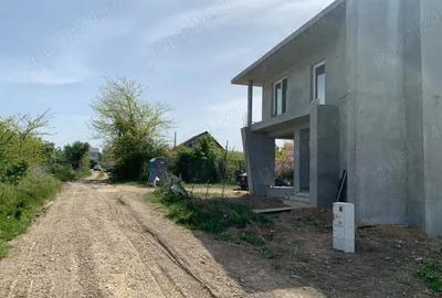 Teren de 670 mp, în Palazu Mare