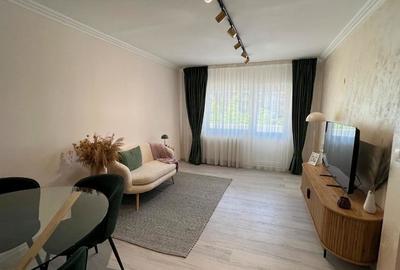 Apartament cu 3 camere decomandat în Central - 1