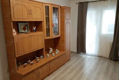 Inchiriez garsoniera - 2