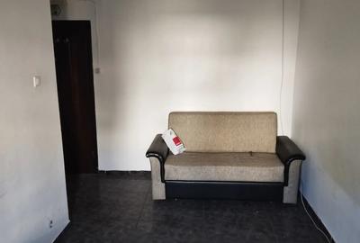 Garsoniera de vanzare,Zona Democra?iei - 4