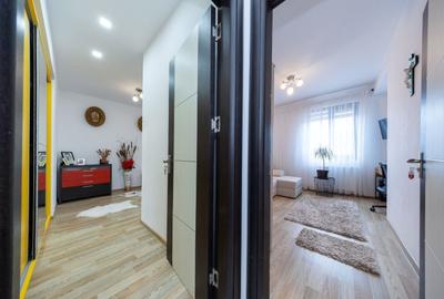 Apartament cu 3 camere decomandat, mobilat în Tractorul - 9