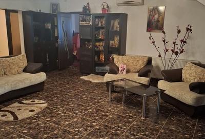 Casă cu 8 camere cu Canalizare în Garoafa - 5