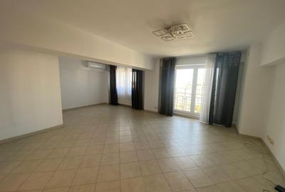 Apartament cu 4 camere decomandat în Panduri