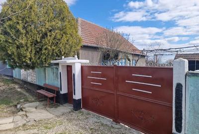 Casă cu 2 camere cu Teren 1374 Mp în Iosia - 3