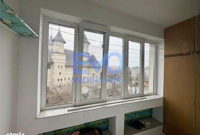 Apartament cu 2 camere decomandat în Alexandru cel Bun