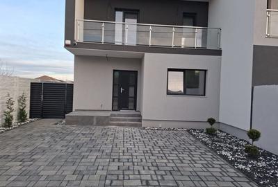 Casă cu 4 camere în Dumbrăvița - 5