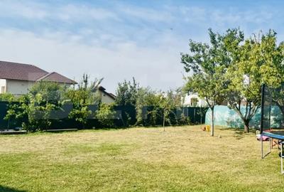 Casă cu 7 camere cu Teren 920 Mp în Dumbrăvița