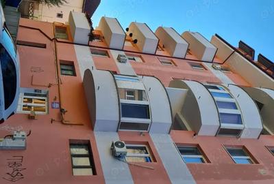 Apartament cu 3 camere decomandat în Central - 8