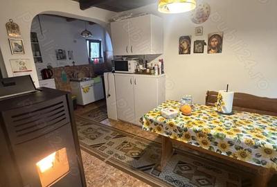 Casă cu 4 camere cu Teren 2000 Mp în Beceni - 2