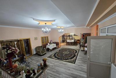 Casă individuală cu 11 camere cu Teren 5000 Mp în Central - 4