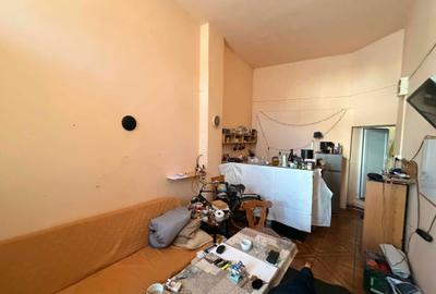 Spațiu comercial, de 60 mp, în Central - 3