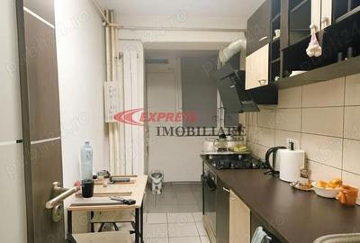 Garsonieră decomandată în Titan