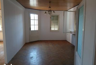 Casă cu 5 camere cu Teren 1000 Mp în Solovăstru - 14