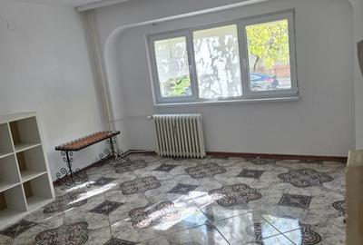 Garsonieră decomandată în P-ța Muncii - 4