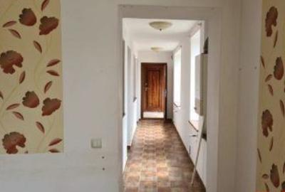 Vila 12 camere, compusa din 4 apartamente, langa Parc, Pucioasa - 3