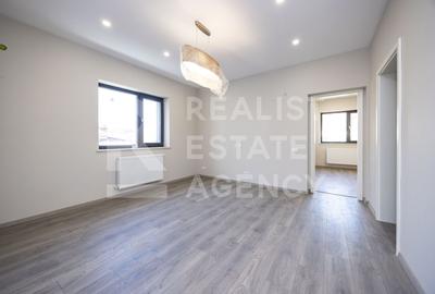 Casă individuală cu 8 camere cu Canalizare în 1 Mai - 30