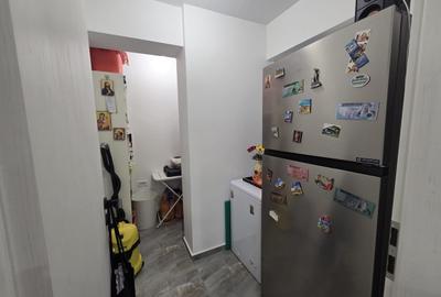 Apartament cu 3 camere semidecomandat în Central - 1