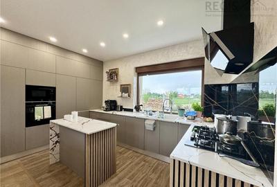 Casă cu 5 camere cu Teren 750 Mp în Lunca Calnicului - 10