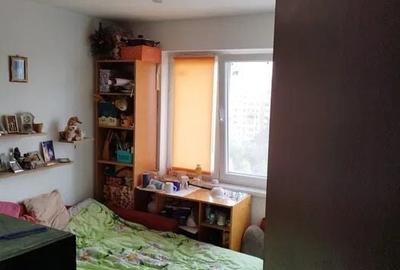 Apartament cu 3 camere semidecomandat în Drumul Taberei - 2