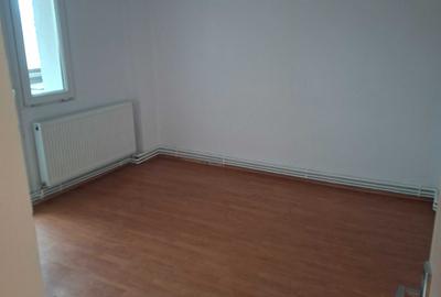 Apartament cu 3 camere decomandat în Democrației - 3