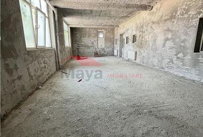 Spațiu comercial, de 95 mp, în Central - 3