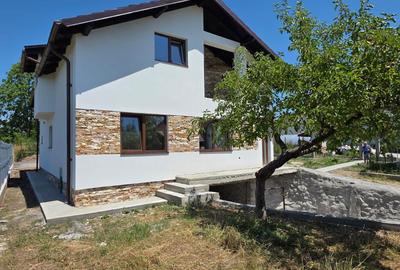 Casă cu 4 camere în Curtea de Argeș - 6