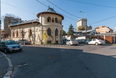 Birou, 350 mp în Central