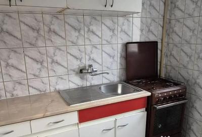 Garsonieră decomandată în Titan - 2