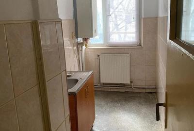Apartament cu 3 camere semidecomandat în Pieții - 3