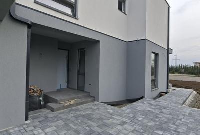 Duplex cu 5 camere cu Canalizare în Dumbrăvița - 8