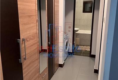 Apartament cu 3 camere decomandat în Mircea cel Bătrân