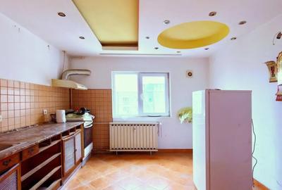 Apartament cu 3 camere decomandat în Colentina - 10