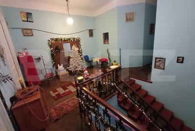 Casă cu 5 camere cu Garaj în Central - 6