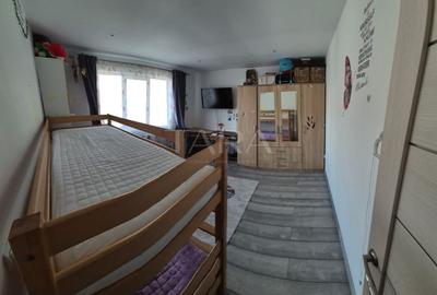 Apartament cu 3 camere semidecomandat, mobilat în Florești - 6