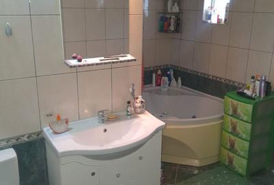 Casă cu 4 camere cu Teren 200 Mp în Central - 10