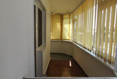 Apartament 3 camere; etaj 1; micro 11; Certif. Energ. clasa A - 13