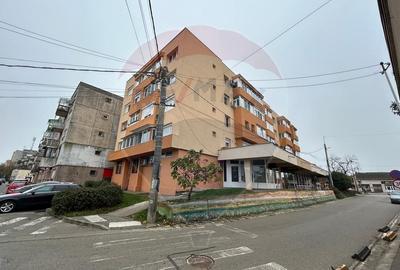 De inchiriat apartament cu 2 camere in zona Central Salonta - 1