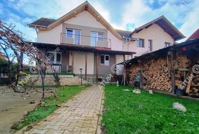 Casă cu 5 camere cu Canalizare în Vasile Aaron - 9