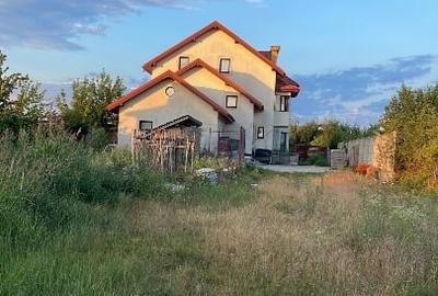 Casă individuală cu 5 camere cu Canalizare în Domnești