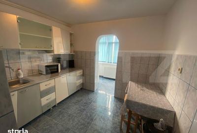 Apartament cu 2 camere decomandat în Micro 3 - 5