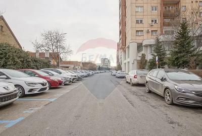 Apartament cu 3 camere decomandat, mobilat în Central - 12