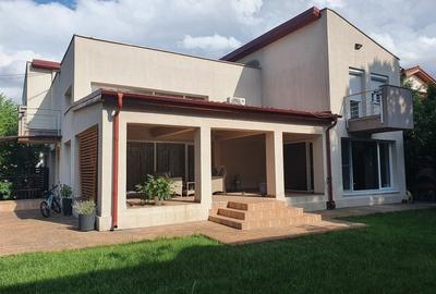 Casă individuală cu 5 camere în Pipera