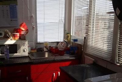 DEMOCRATIEI - 2 cam., cf1, dec, 4/4, renovat - 65000 euro - 2