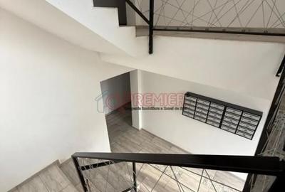 Garsonieră în Titan - 2