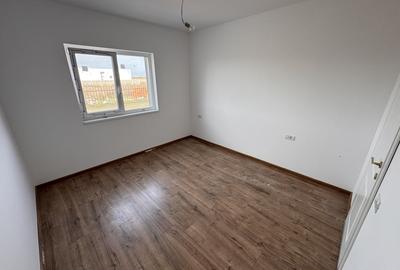 Duplex cu 3 camere cu Canalizare în Moșnița Nouă - 4