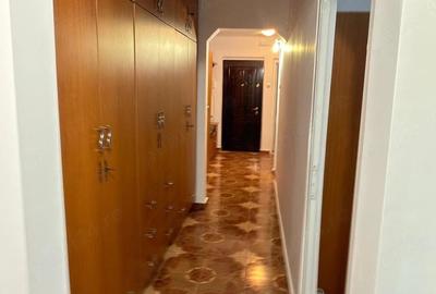 Apartament cu 3 camere decomandat în Exterior Vest - 10
