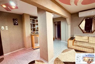 Apartament cu 4 camere decomandat în Micro 17