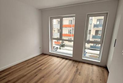 Apartament cu 3 camere semidecomandat în Florești