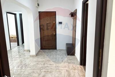 Apartament cu 4 camere decomandat în 13 Septembrie - 15