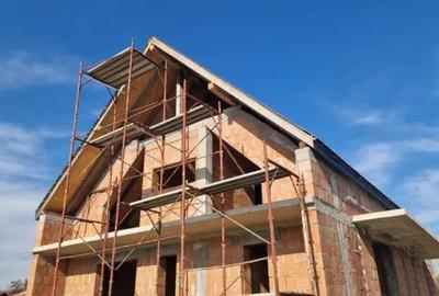 Casă cu 4 camere cu Teren 750 Mp în Cătălina - 11